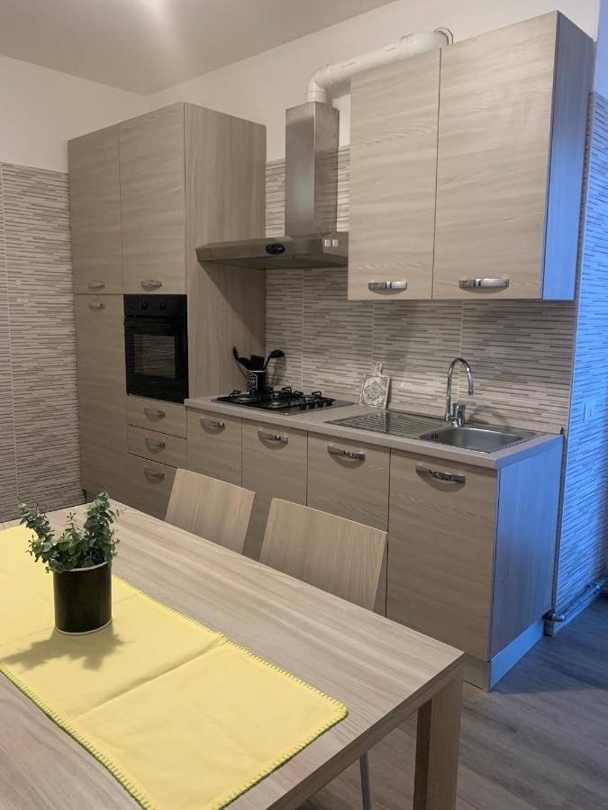 Lario Promenade: Family Friendly Apartment In Como Zewnętrze zdjęcie