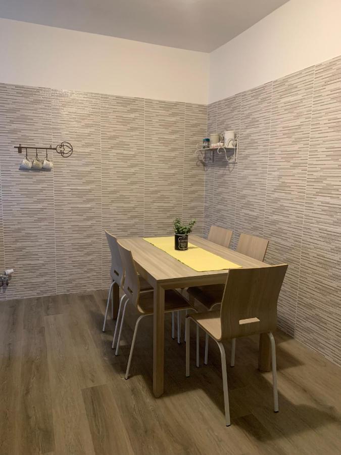 Lario Promenade: Family Friendly Apartment In Como Zewnętrze zdjęcie