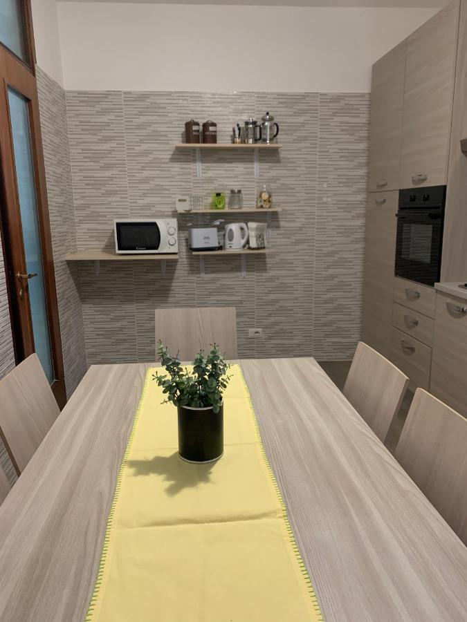 Lario Promenade: Family Friendly Apartment In Como Zewnętrze zdjęcie